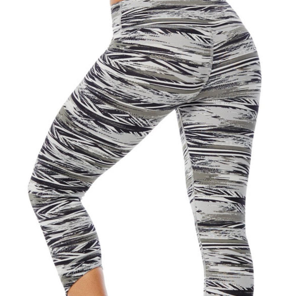 Zumba 2 Pc Bundle Outfit Leggings and Bra sz Small